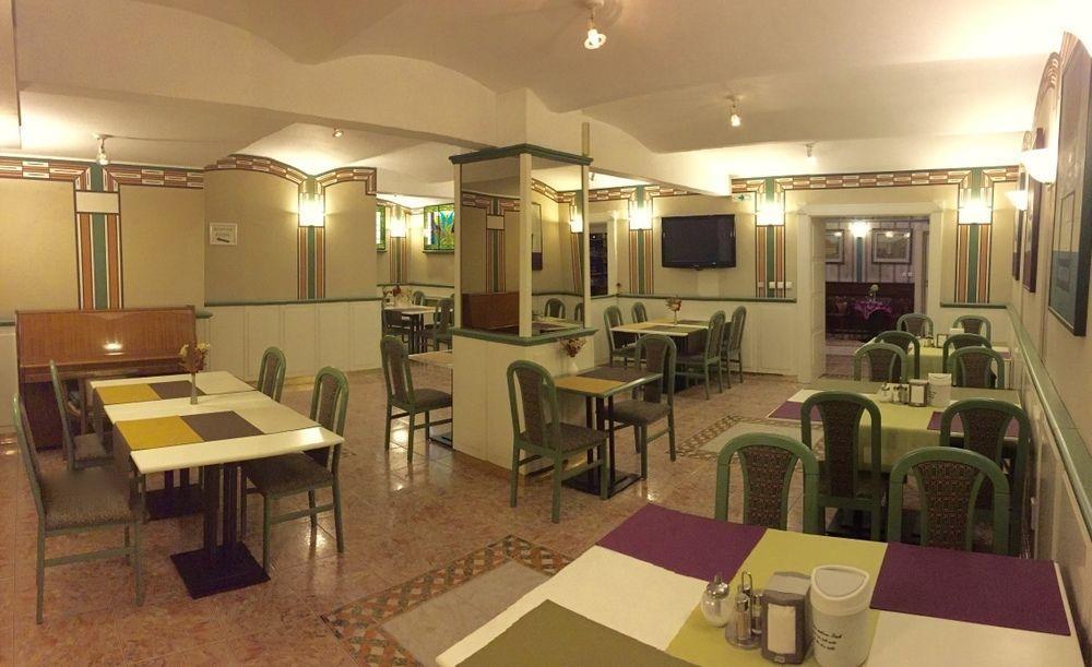 Art Deco Hotel Hoffmann Kladno Dış mekan fotoğraf